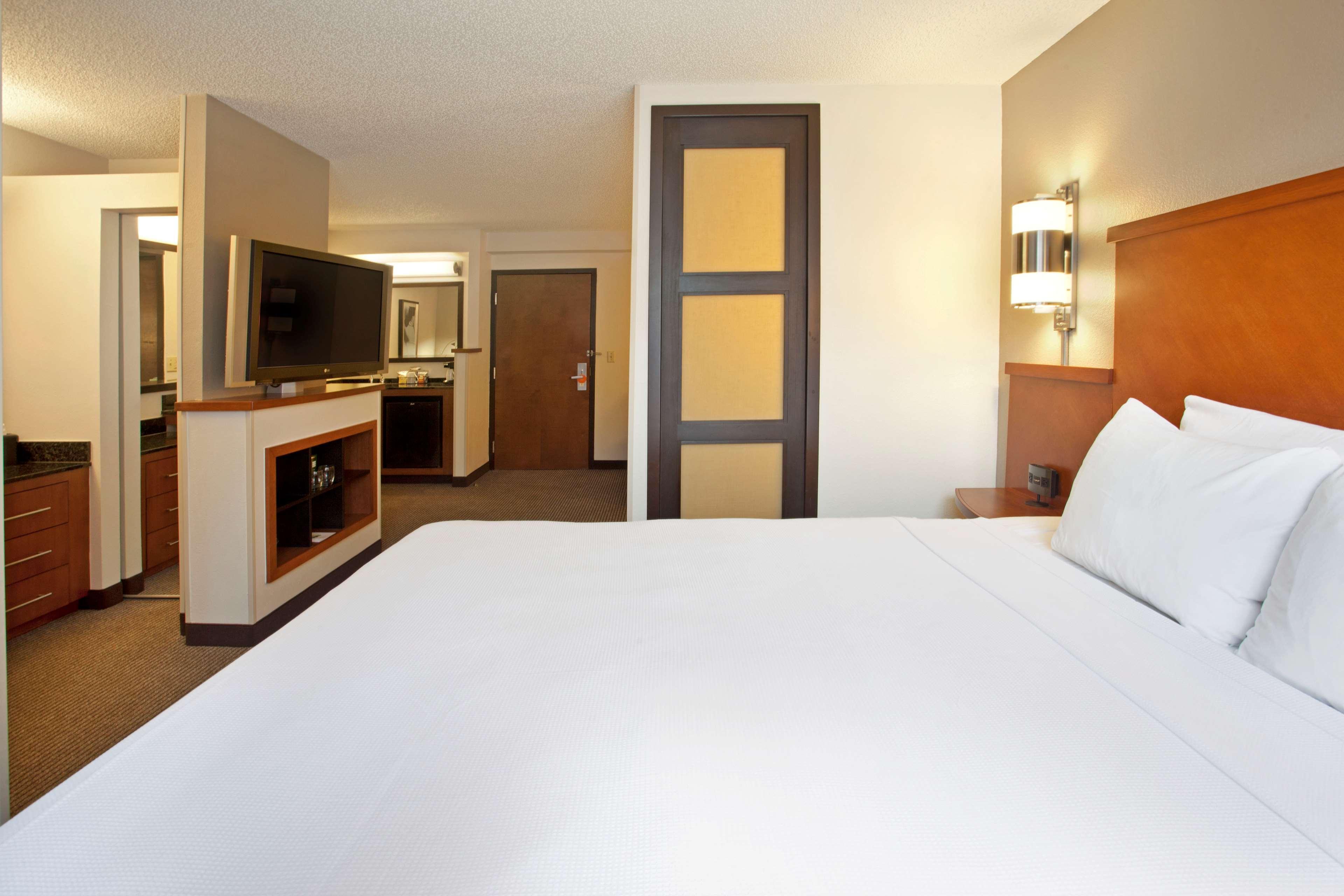 Hyatt Place North Raleigh Midtown מראה חיצוני תמונה